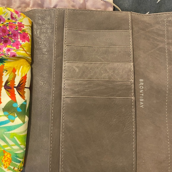 NWT NELLY DUTCH LEATHER
Wallet - Picture 4 of 8